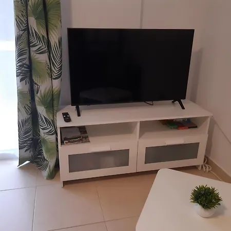 Cozy Poolside Apartman *