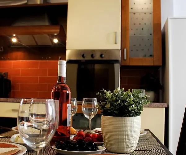 Cozy Poolside Πάφος