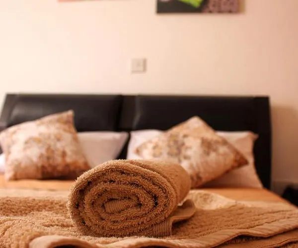 Cozy Poolside Apartmán *