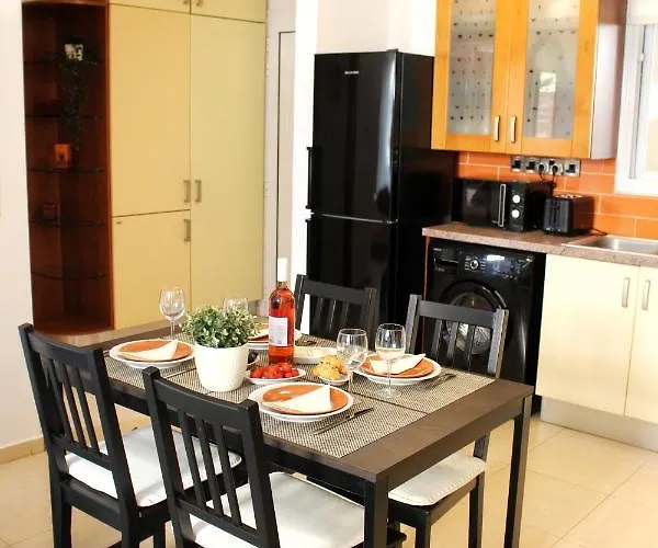 Cozy Poolside Apartmán Paphos